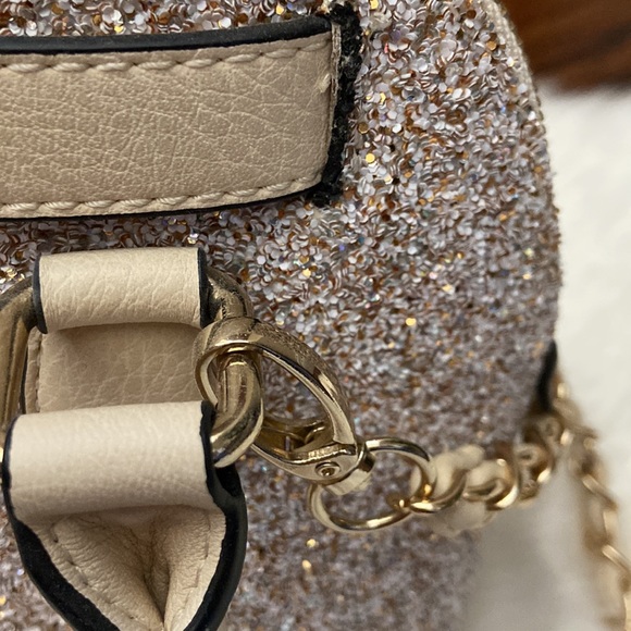 🆕 Beautiful Aldo sparkly shoulder bag with functional lock and key design. - Picture 4 of 11
